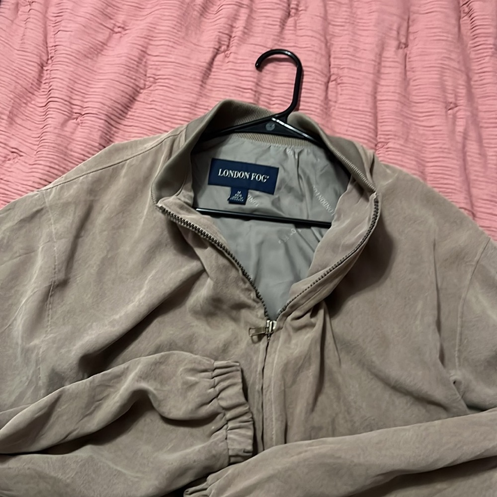 Used - Picture 2 of 3